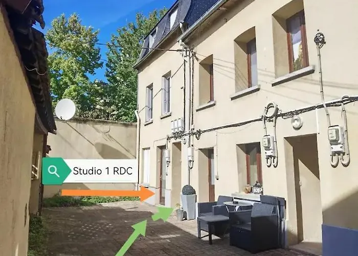 1 - Metro Europe Apartment